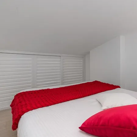 Apartment Villa Sonja - 4 Personnes - Terrasse Sud - Parking - Heliovillage Village Naturiste Agde